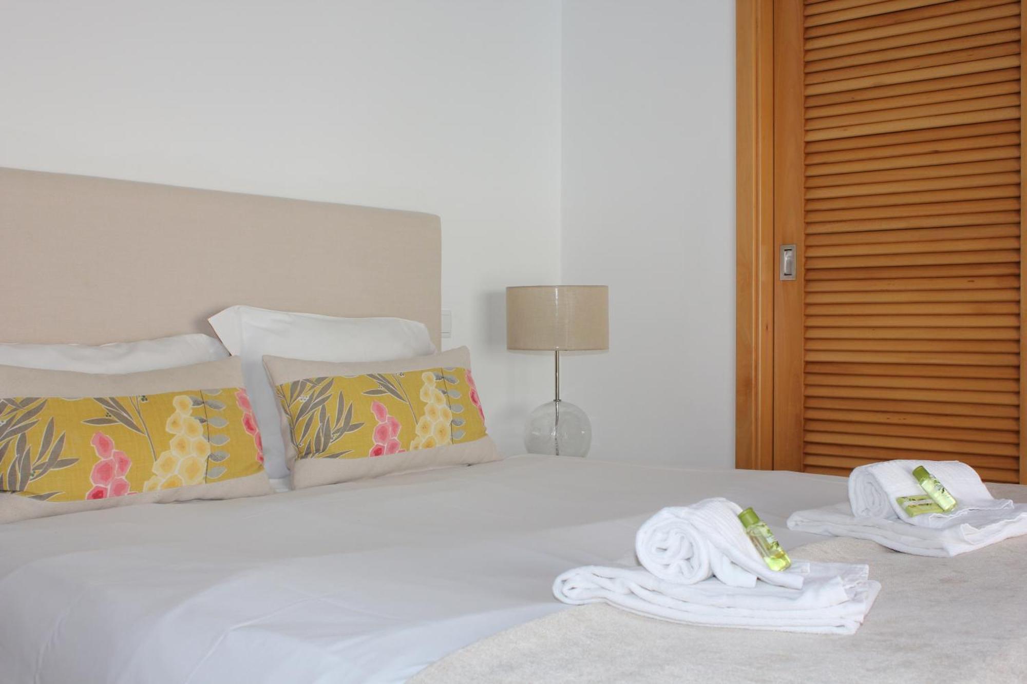 Stunning Townhouse T3 Villa โอบิดอส ภายนอก รูปภาพ